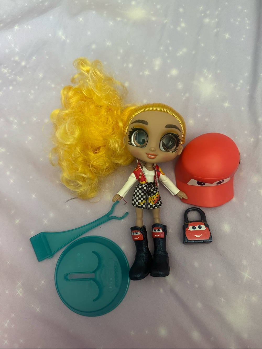 Disney Doorables Adoorbs Doll Izzy